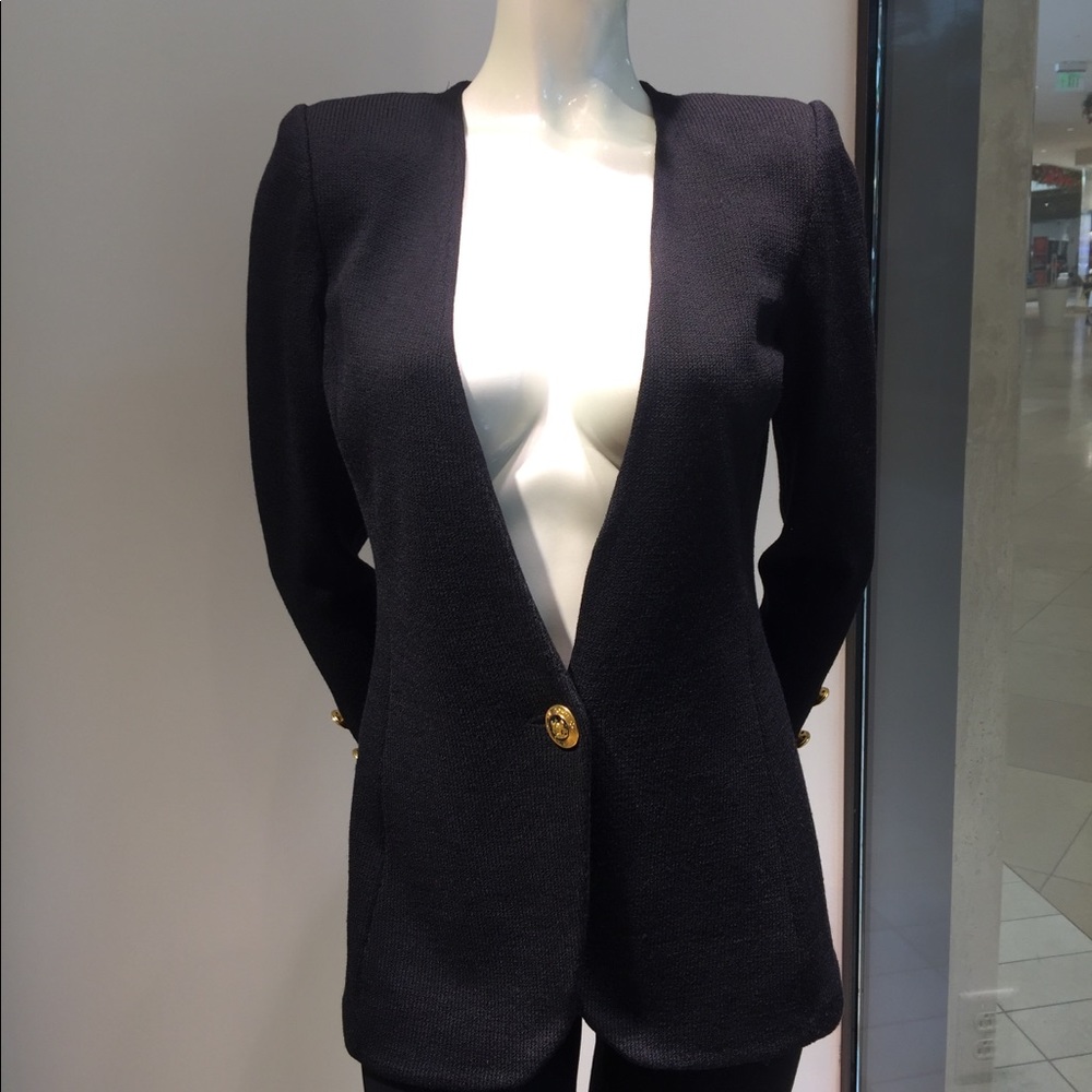 St John Classic Blazer size 4.